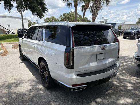 Used 2024 Cadillac Escalade ESV Premium Luxury w/ Performance Package AWD/4WD image 5
