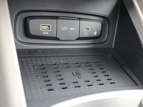 New 2026 Hyundai Venue SEL FWD image 9