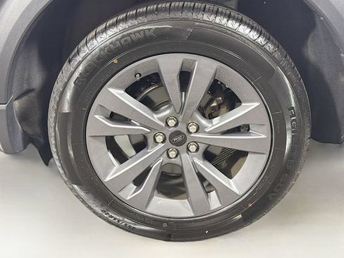 Used 2023 Ford Explorer XLT w/ Equipment Group 202A AWD/4WD image 39