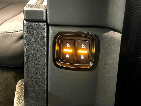 Used 2019 Bentley Bentayga image 82