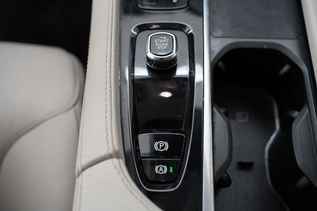 Used 2022 Volvo XC90 T8 Inscription Expression w/ Advanced Package AWD/4WD image 21