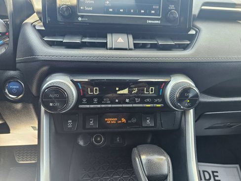 Used 2022 Toyota RAV4 XLE w/ XLE Grade Weather Package AWD/4WD image 22
