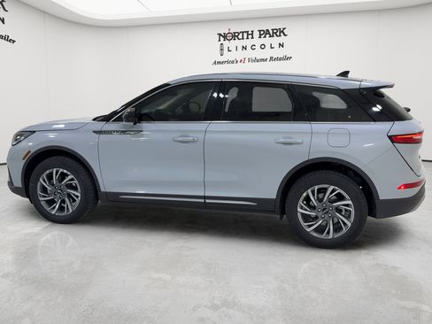 New 2026 Lincoln Corsair Premiere FWD image 7