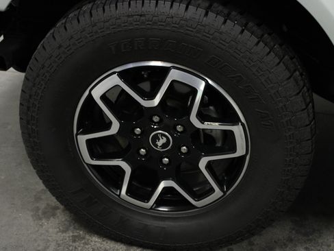 Used 2023 Ford Bronco Outer Banks AWD/4WD image 10