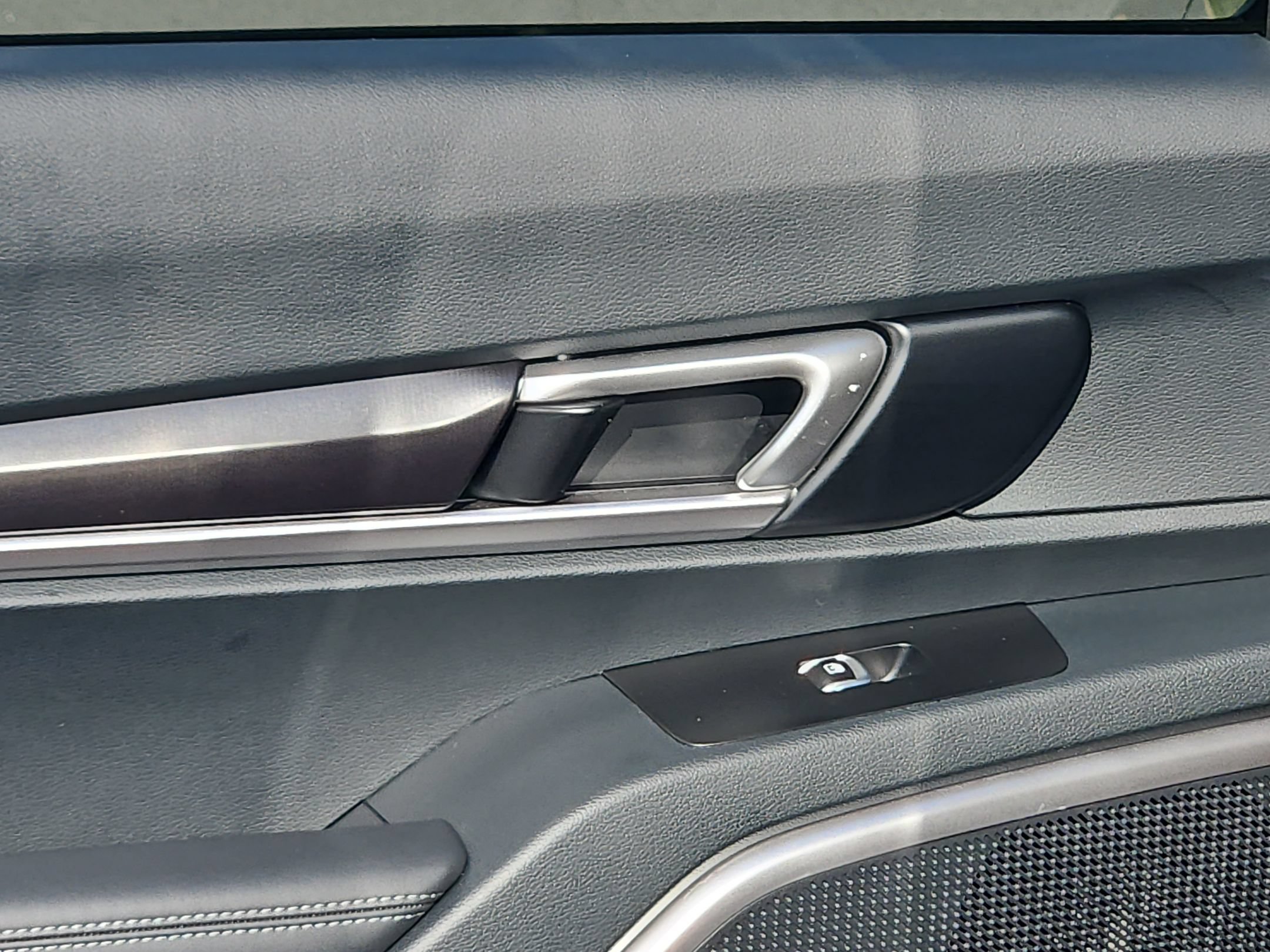 Used 2025 Kia Telluride S FWD image 35