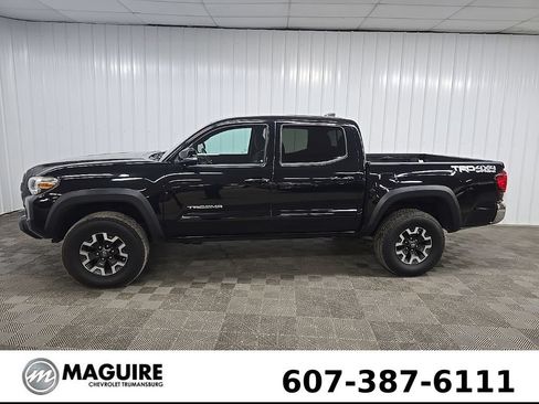 Used 2019 Toyota Tacoma TRD Off-Road AWD/4WD image 5