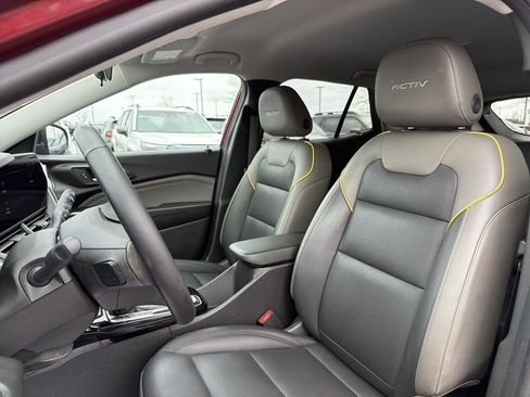 Used 2024 Chevrolet Trax ACTIV w/ Driver Confidence Package image 12