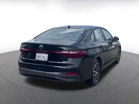 Used 2025 Volkswagen Jetta SE image 14