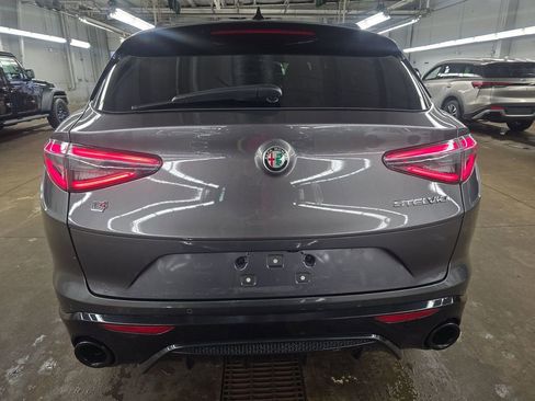 Used 2024 Alfa Romeo Stelvio Veloce image 3