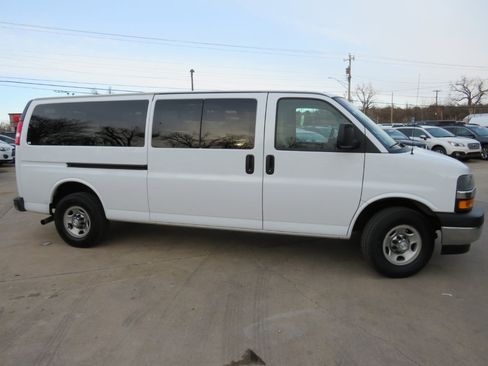 Used 2018 Chevrolet Express 3500 LT w/ LT Preferred Equipment Group image 30
