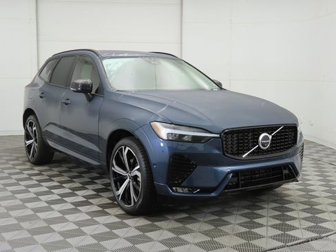 Used 2023 Volvo XC60 B5 Ultimate w/ Climate Package image 3