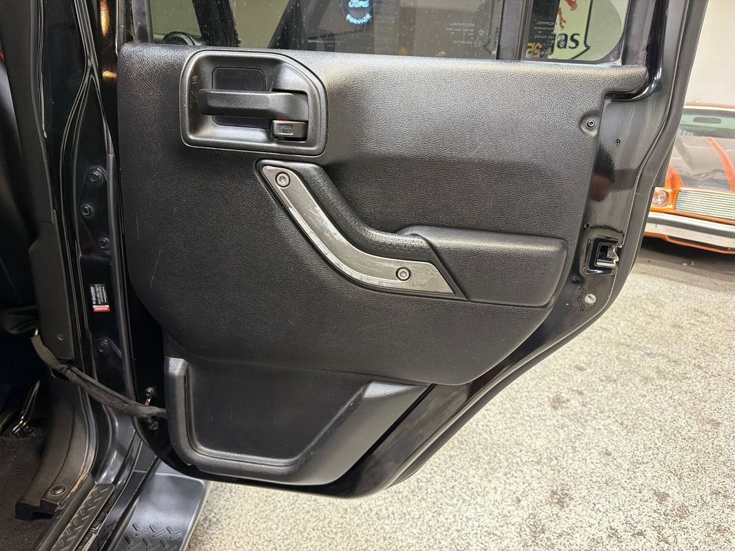 Used 2015 Jeep Wrangler Unlimited Sport w/ Quick Order Package 24S AWD/4WD image 39