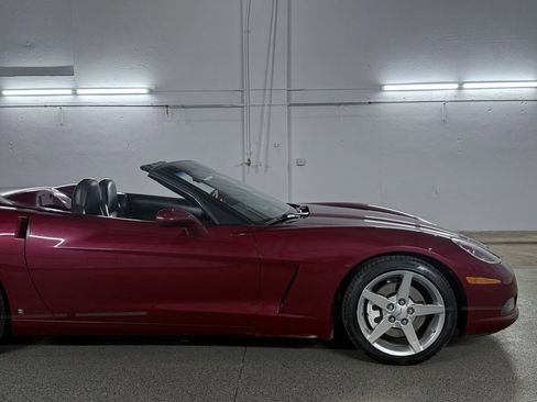 Used 2006 Chevrolet Corvette Convertible w/ Preferred Equipment Group image 21
