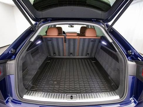 Used 2019 Audi Q8 Prestige w/ Year 1 Package image 40