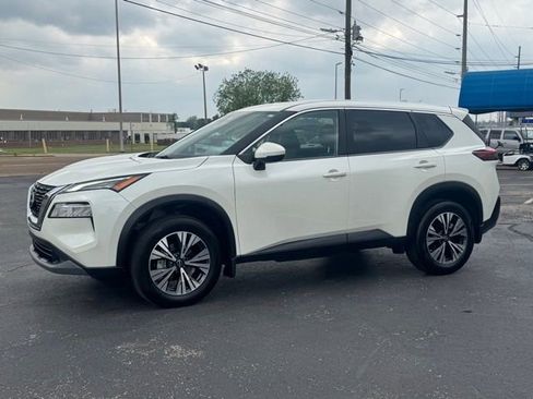 Used 2023 Nissan Rogue SV AWD/4WD image 3