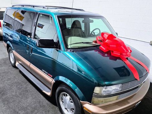 Used 2000 Chevrolet Astro Passenger AWD image 36
