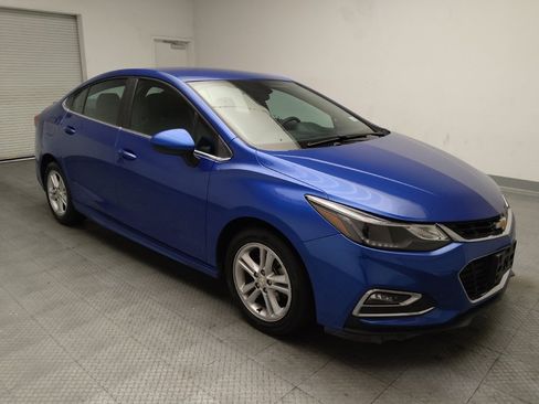 Used 2017 Chevrolet Cruze LT w/ Convenience Package FWD image 13