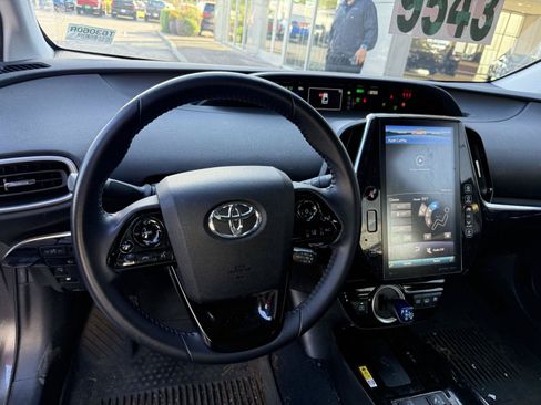 Used 2022 Toyota Prius Prime XLE FWD image 15