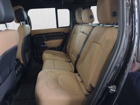 Used 2025 Land Rover Defender 110 X-Dynamic SE image 13