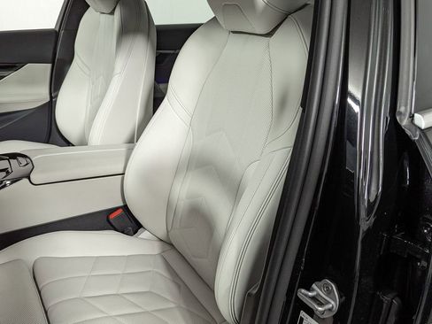 Used 2025 BMW 530i xDrive image 17