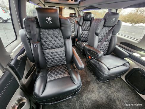 Used 2023 Chevrolet Express 2500 Extended image 6