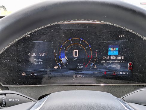 Certified 2025 Chevrolet Traverse LT FWD image 24