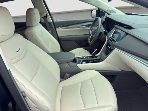 Used 2024 Cadillac XT5 Premium Luxury AWD/4WD image 9