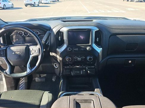 Used 2021 Chevrolet Silverado 1500 LT Trail Boss w/ Convenience Package II image 4