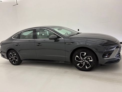 Used 2025 Hyundai Sonata SEL FWD image 1