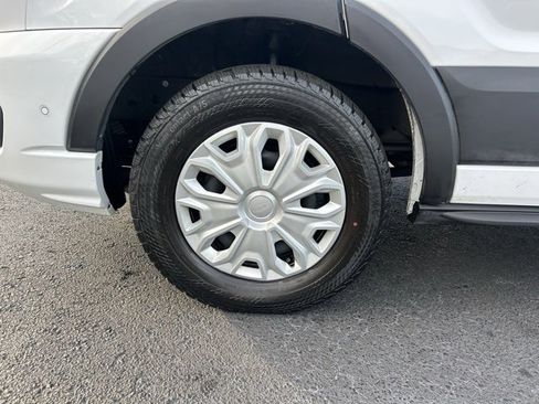 Used 2023 Ford Transit 350 XLT image 9