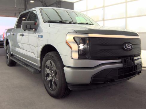 Used 2024 Ford F150 Lightning XLT AWD/4WD image 2