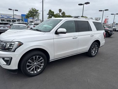Used 2018 Ford Expedition Limited w/ Equipment Group 301A AWD/4WD image 22