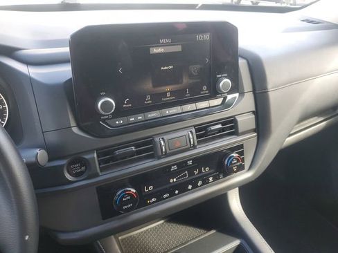 Certified 2025 Nissan Pathfinder S image 18