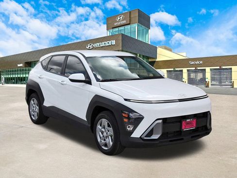 Certified 2026 Hyundai Kona SE FWD image 3