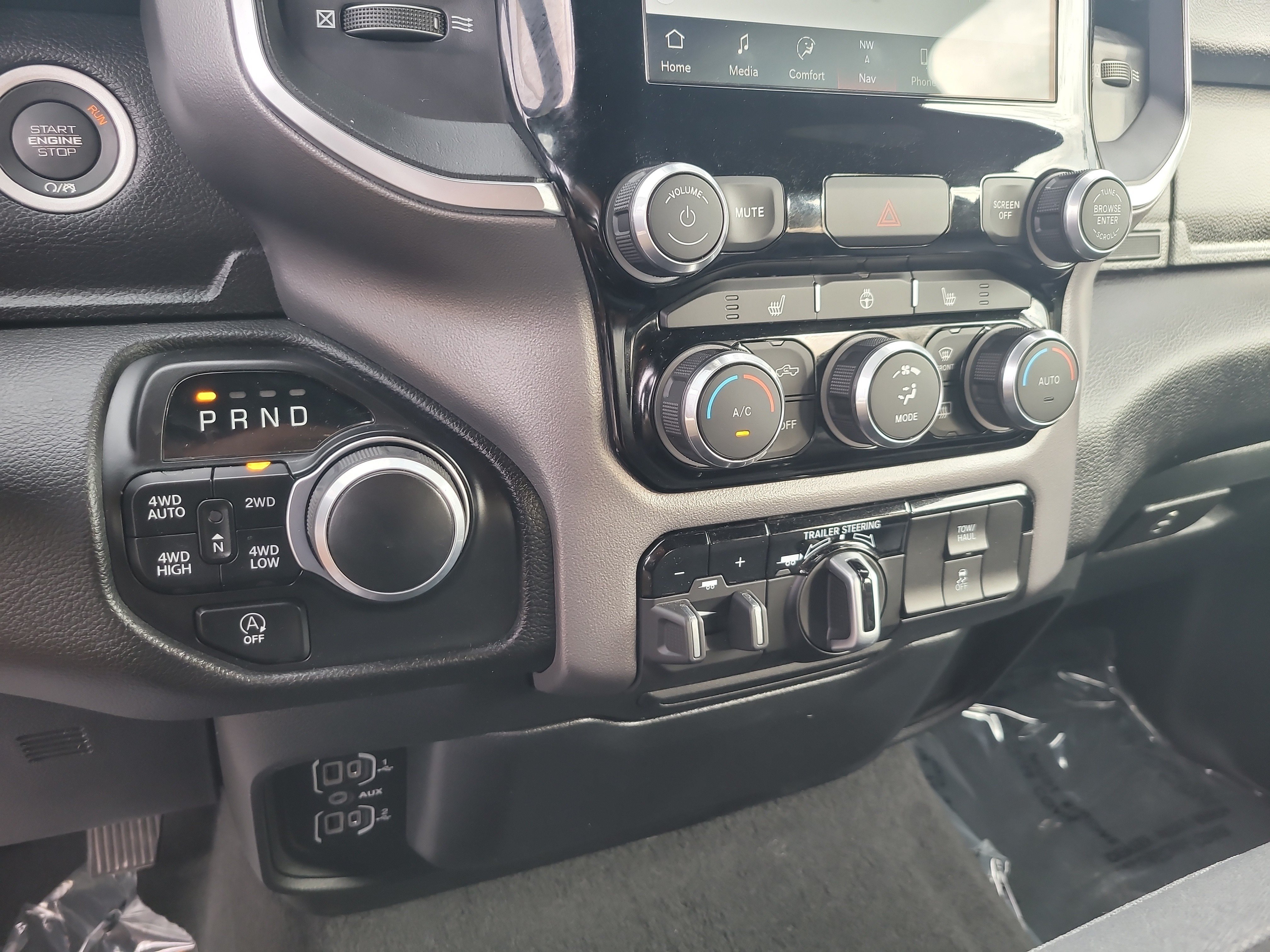 Used 2024 RAM 1500 Big Horn w/ Trailer Tow Group AWD/4WD image 25
