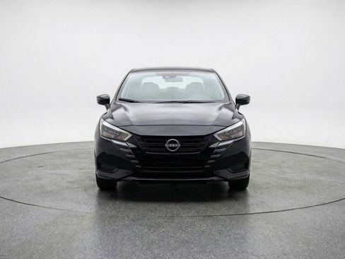 Used 2025 Nissan Versa SV image 2