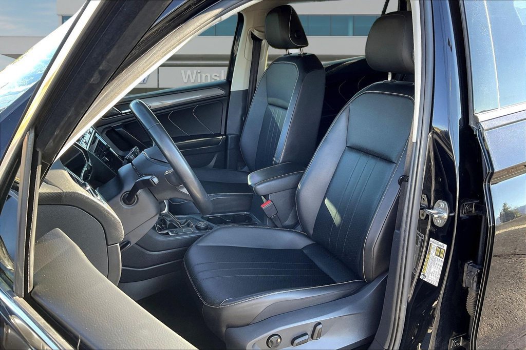 Used 2023 Volkswagen Tiguan SE AWD/4WD image 21