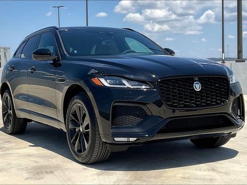 New 2026 Jaguar F-PACE R-Dynamic S image 2