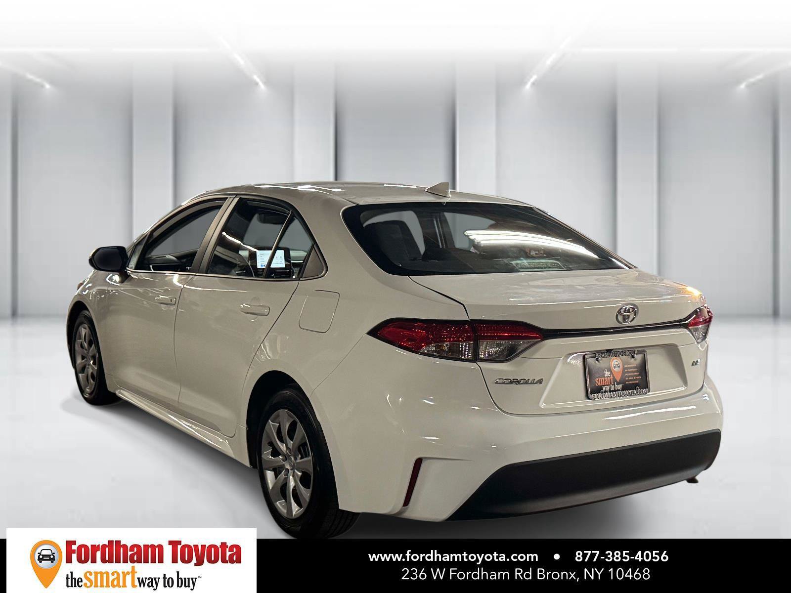 Used 2023 Toyota Corolla LE FWD image 5