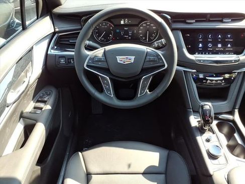 New 2025 Cadillac XT5 Premium Luxury w/ LPO, Floor Liner Package image 17
