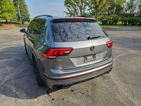 Used 2024 Volkswagen Tiguan SE R-Line AWD/4WD image 3