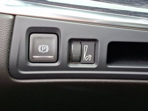 Used 2023 Cadillac XT5 Premium Luxury image 27