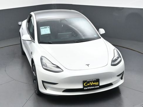 Used 2020 Tesla Model 3 Standard Range Plus RWD image 4