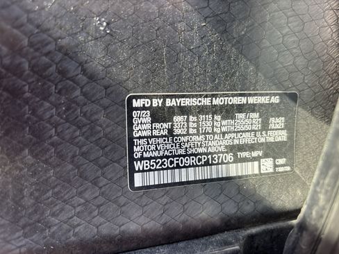Used 2024 BMW iX xDrive50 w/ Premium Package AWD/4WD image 34