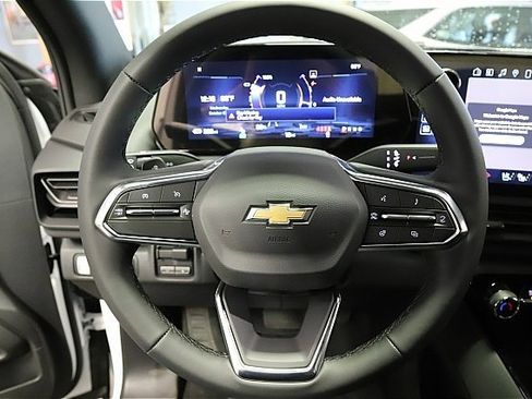 New 2025 Chevrolet Silverado EV LT image 17