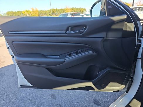 Used 2025 Nissan Altima 2.5 S image 31