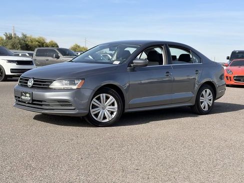 Used 2017 Volkswagen Jetta S image 2