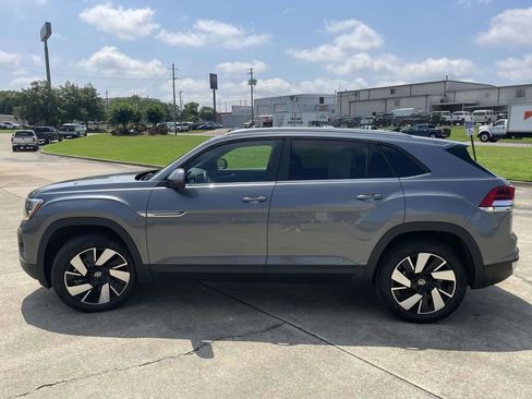 Used 2024 Volkswagen Atlas Cross Sport SE FWD image 6