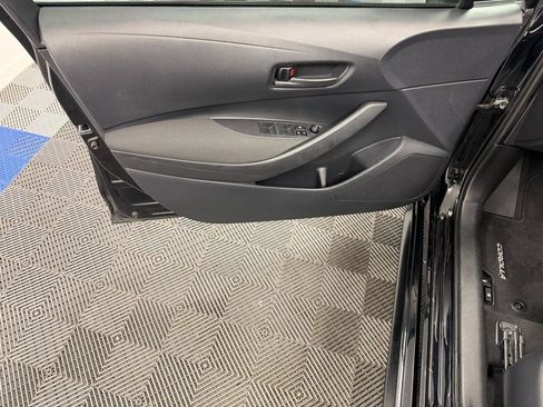 Used 2024 Toyota Corolla LE FWD image 5