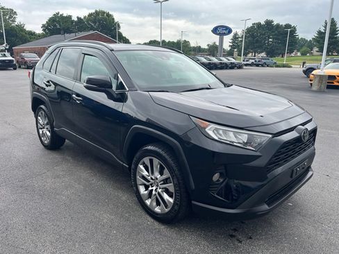 Used 2020 Toyota RAV4 XLE Premium w/ All Weather Liner Package AWD/4WD image 7